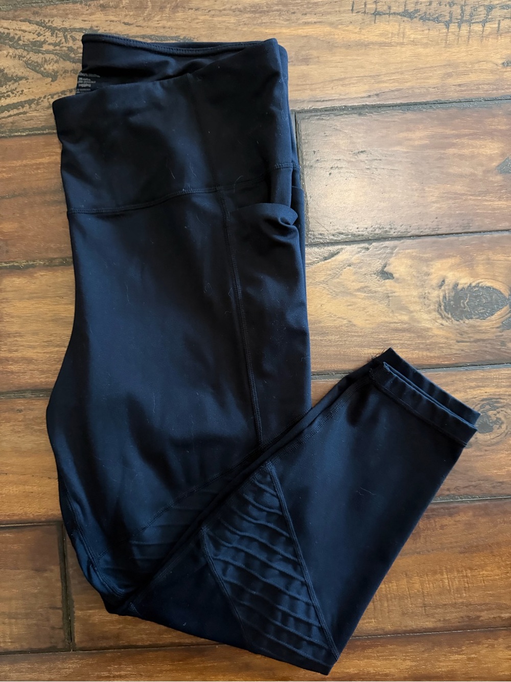 Member's Mark Women’s Black Capris with Side Pockets & Side Detail